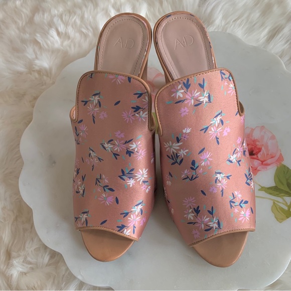 AD DAUGHTERS FLORAL SLIP-ON MULES - Picture 1 of 14